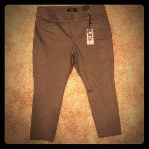 NWT-Torrid All Nighter Pant Size 16 Cropped